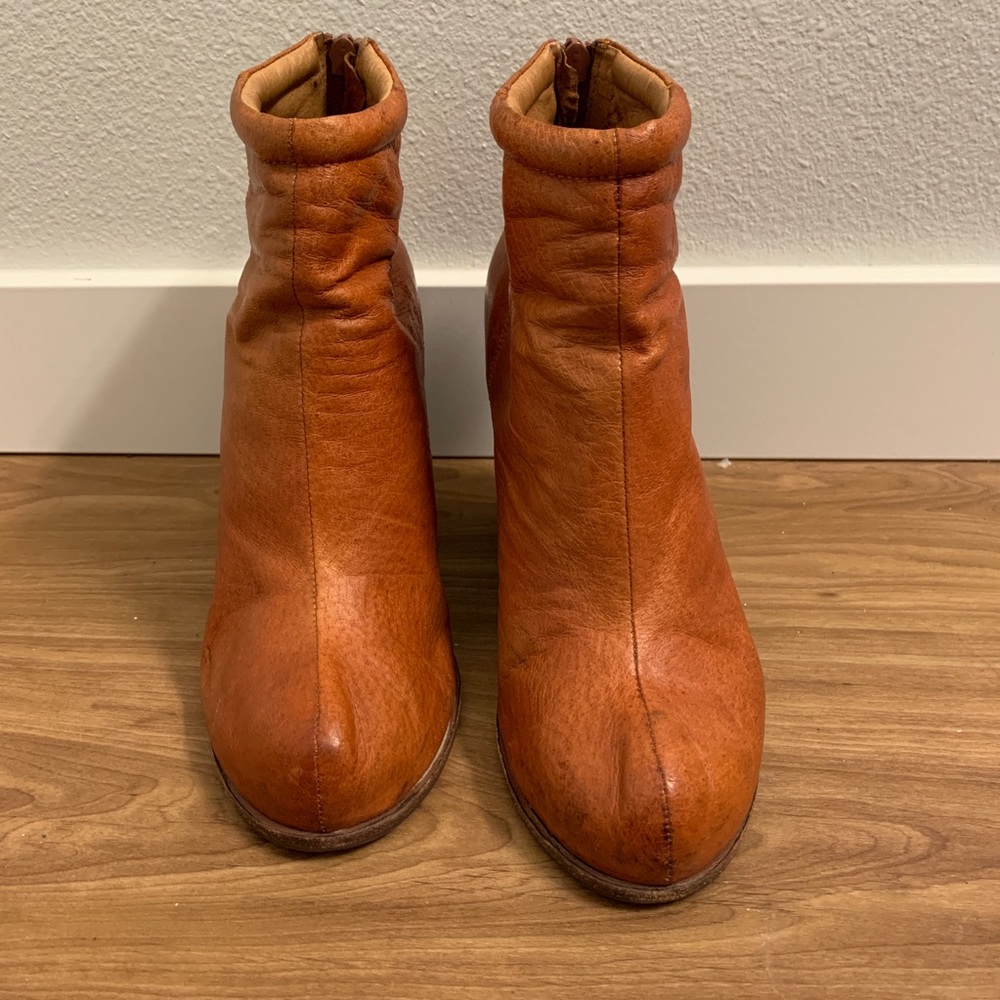 Vintage Brown Booties!